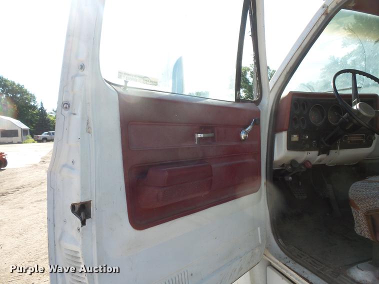 image for item EV9003 1976 GMC 6000 flat dump bed truck