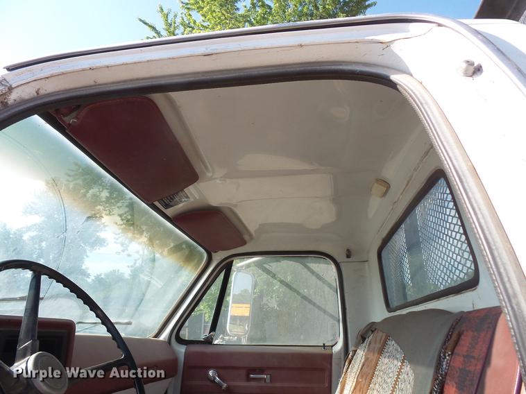 image for item EV9003 1976 GMC 6000 flat dump bed truck