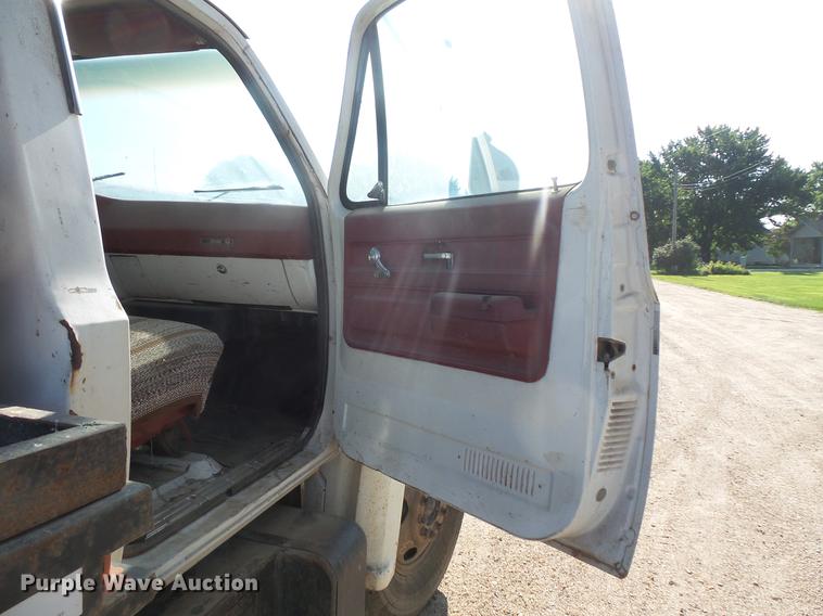 image for item EV9003 1976 GMC 6000 flat dump bed truck