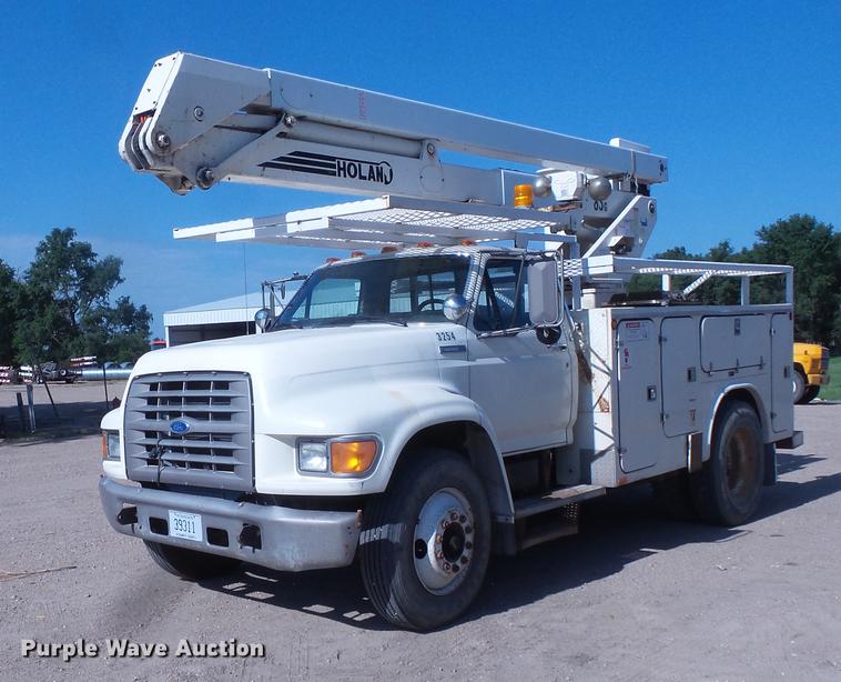 image for item EV9004 1995 Ford F700 bucket truck