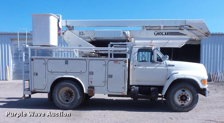 image for item EV9004 1995 Ford F700 bucket truck