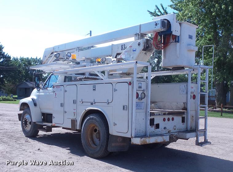 image for item EV9004 1995 Ford F700 bucket truck