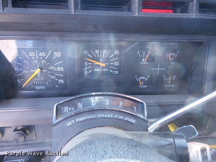 image for item EV9004 1995 Ford F700 bucket truck