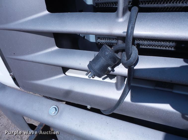 image for item EV9004 1995 Ford F700 bucket truck