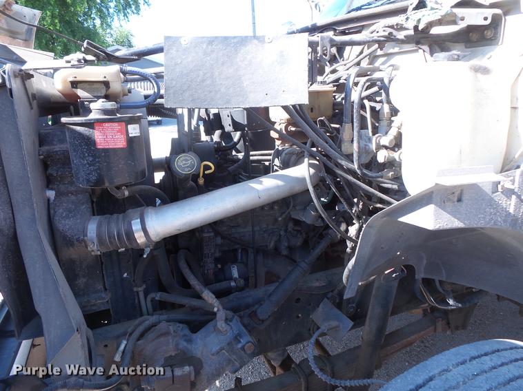 image for item EV9004 1995 Ford F700 bucket truck