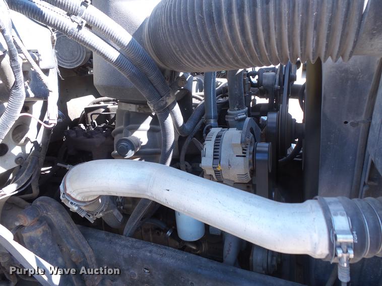 image for item EV9004 1995 Ford F700 bucket truck