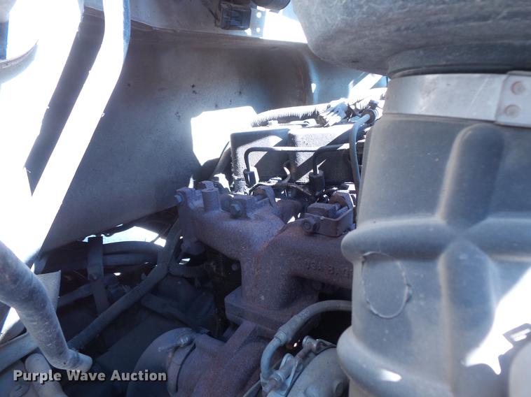 image for item EV9004 1995 Ford F700 bucket truck