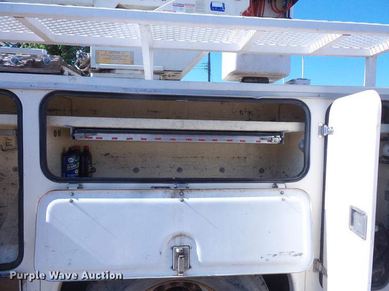 image for item EV9004 1995 Ford F700 bucket truck