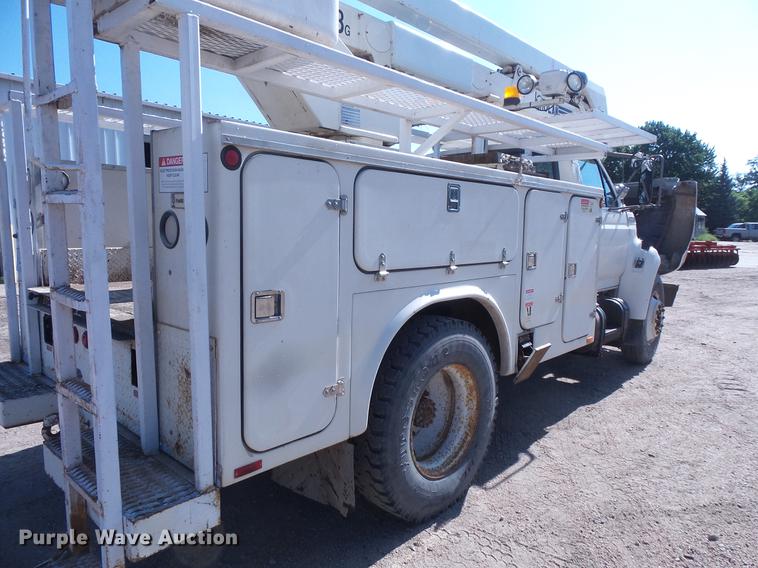 image for item EV9004 1995 Ford F700 bucket truck