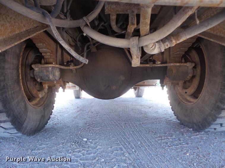 image for item EV9004 1995 Ford F700 bucket truck