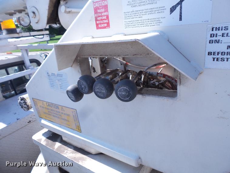 image for item EV9004 1995 Ford F700 bucket truck