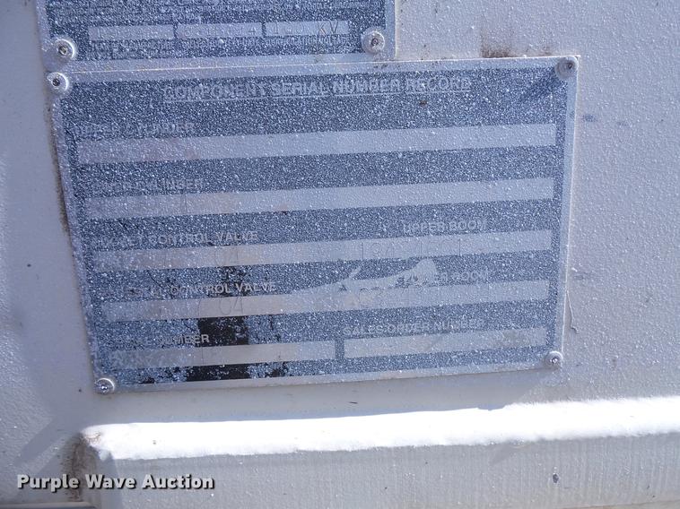 image for item EV9004 1995 Ford F700 bucket truck