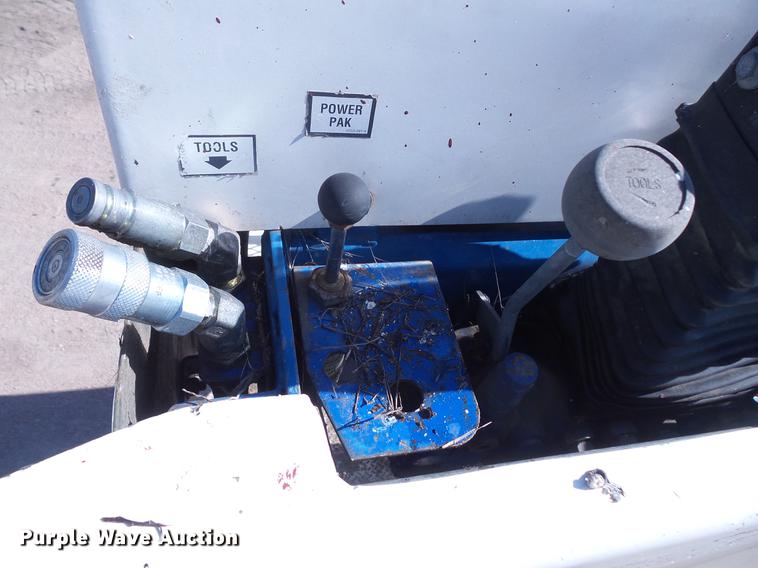 image for item EV9004 1995 Ford F700 bucket truck