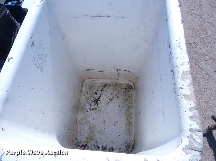 image for item EV9004 1995 Ford F700 bucket truck