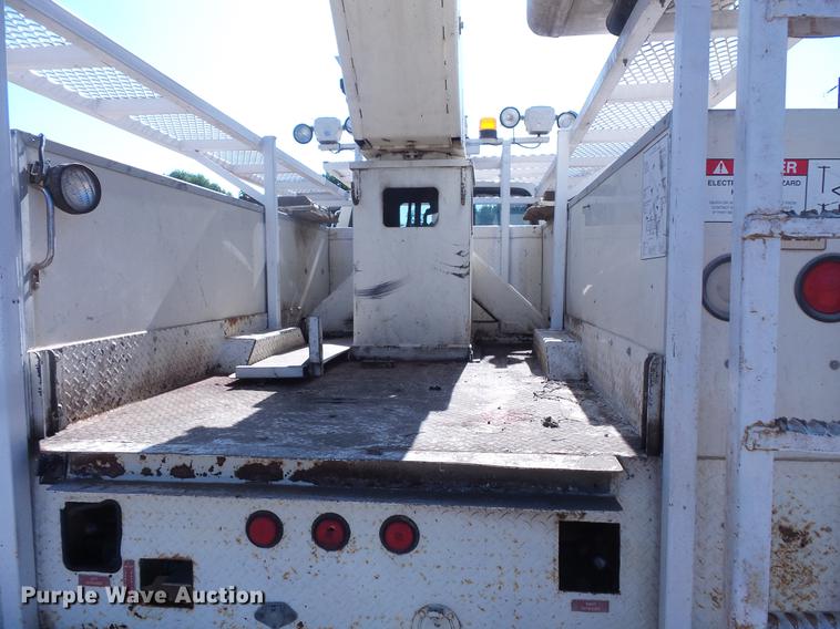 image for item EV9004 1995 Ford F700 bucket truck