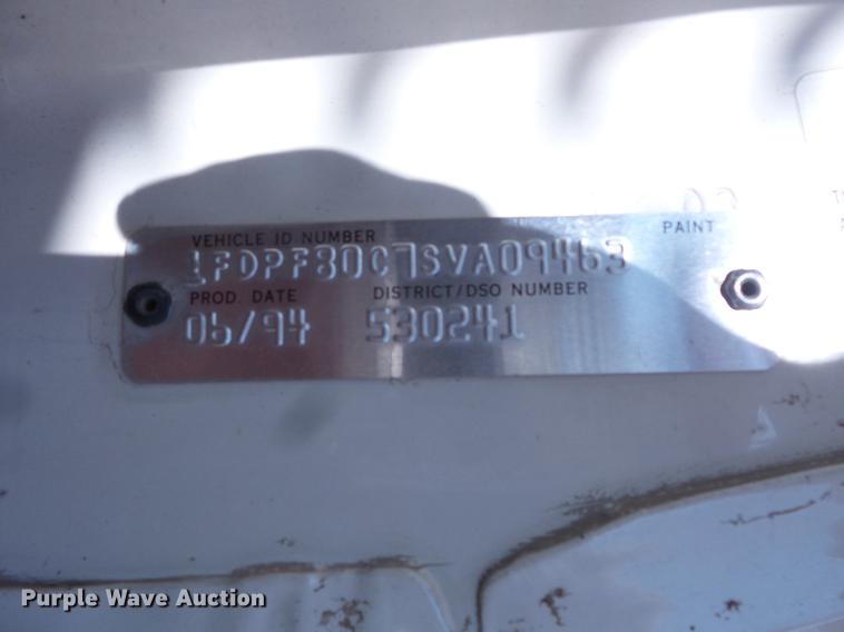 image for item EV9004 1995 Ford F700 bucket truck