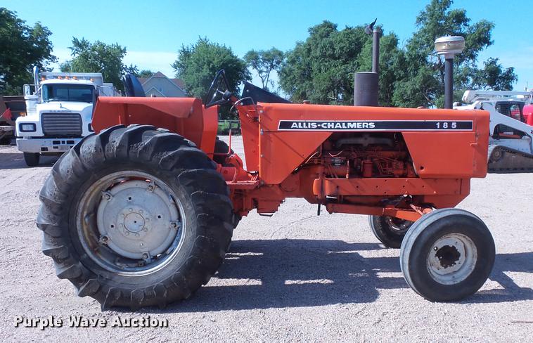 image for item EV9005 Allis Chalmers 185 tractor