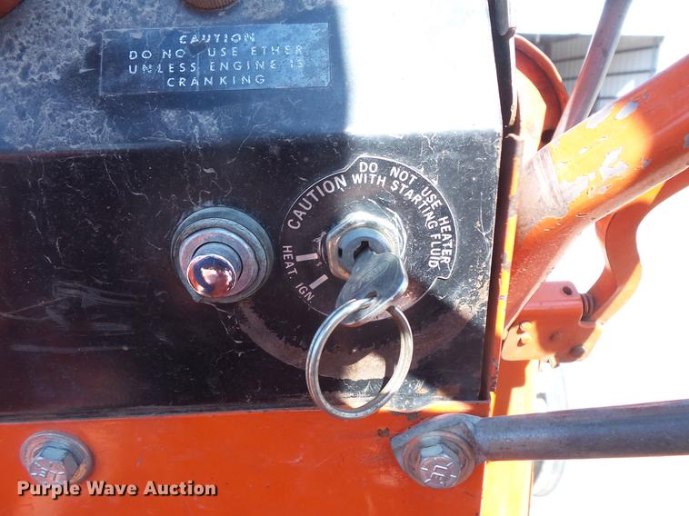 image for item EV9005 Allis Chalmers 185 tractor