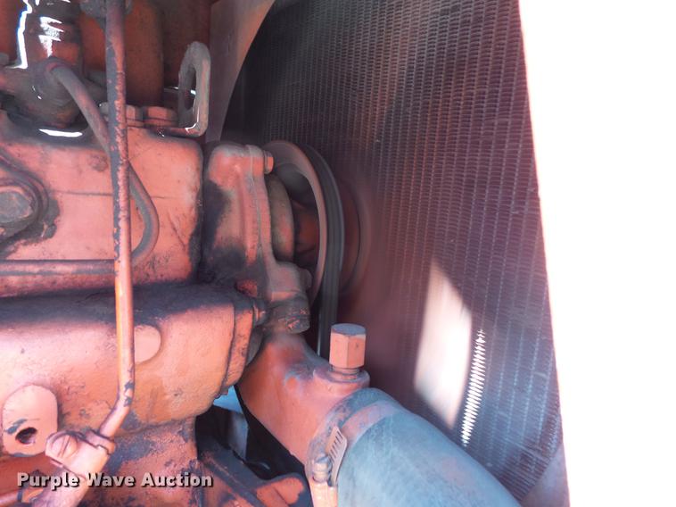 image for item EV9005 Allis Chalmers 185 tractor