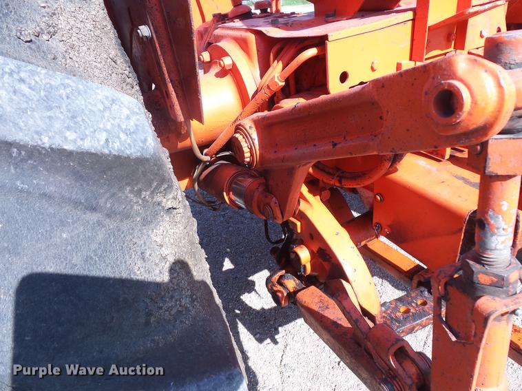 image for item EV9005 Allis Chalmers 185 tractor