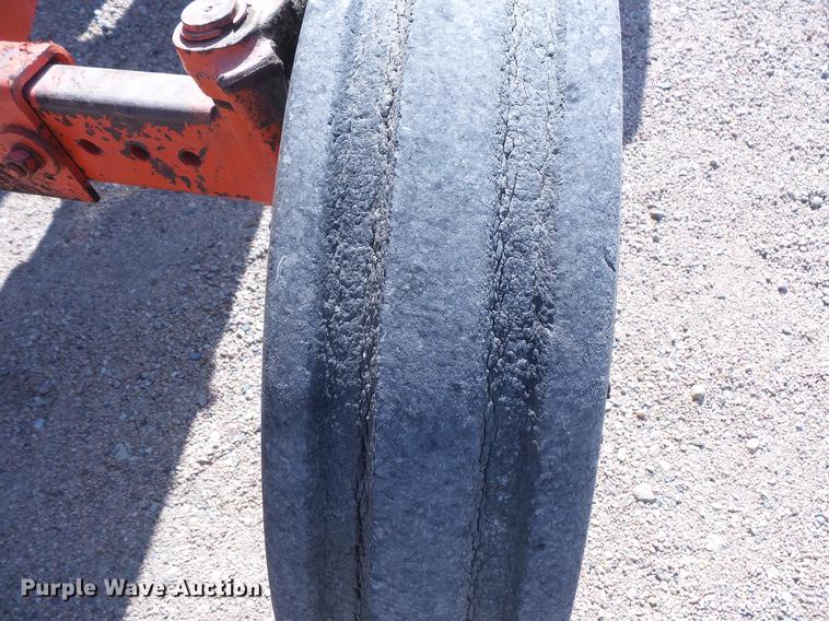 image for item EV9005 Allis Chalmers 185 tractor