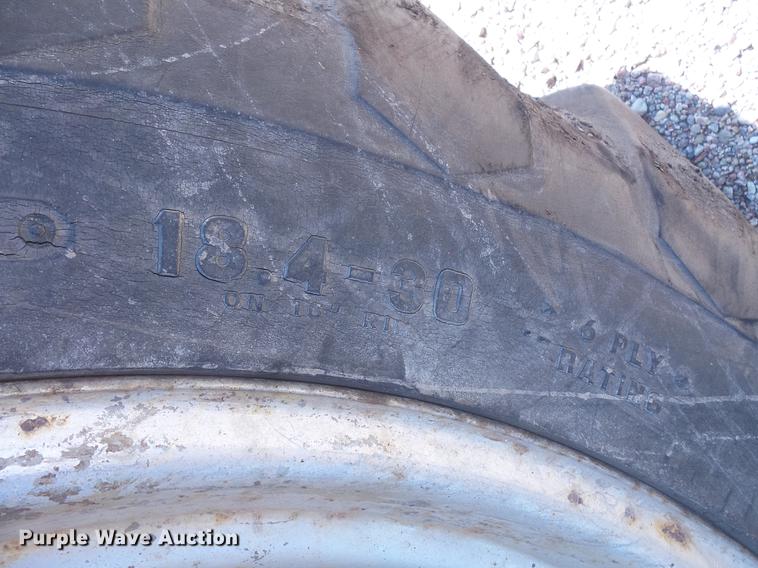 image for item EV9005 Allis Chalmers 185 tractor