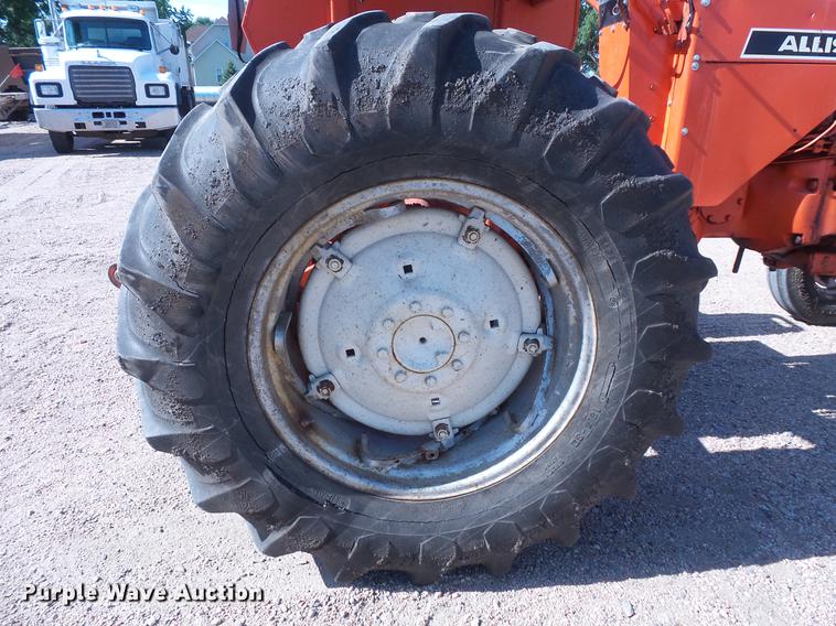 image for item EV9005 Allis Chalmers 185 tractor