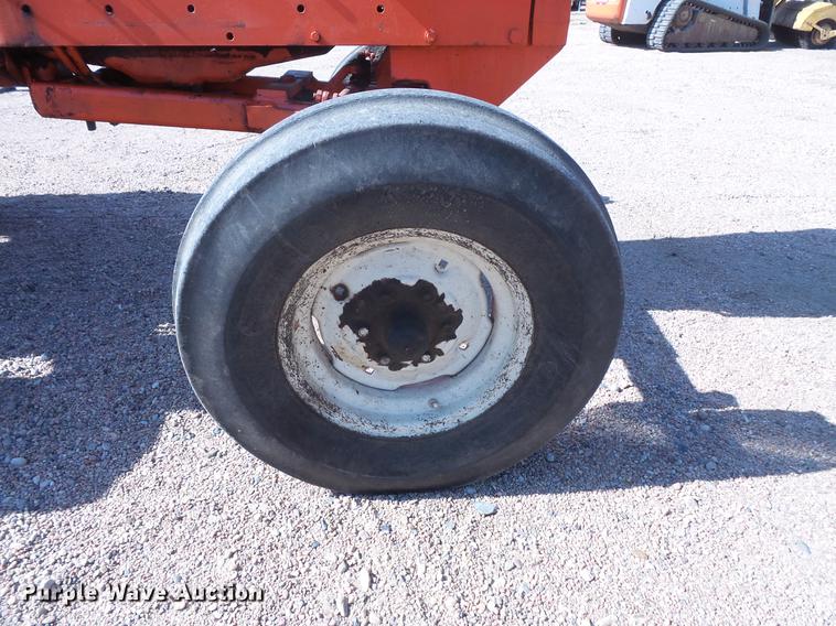 image for item EV9005 Allis Chalmers 185 tractor