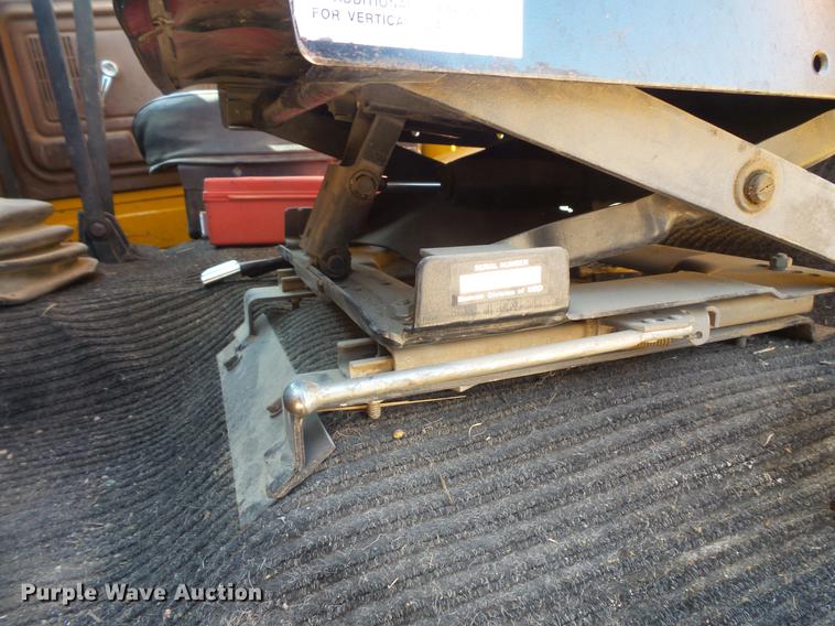 image for item EV9006 1981 Ford F700 dump truck