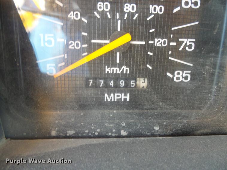 image for item EV9006 1981 Ford F700 dump truck