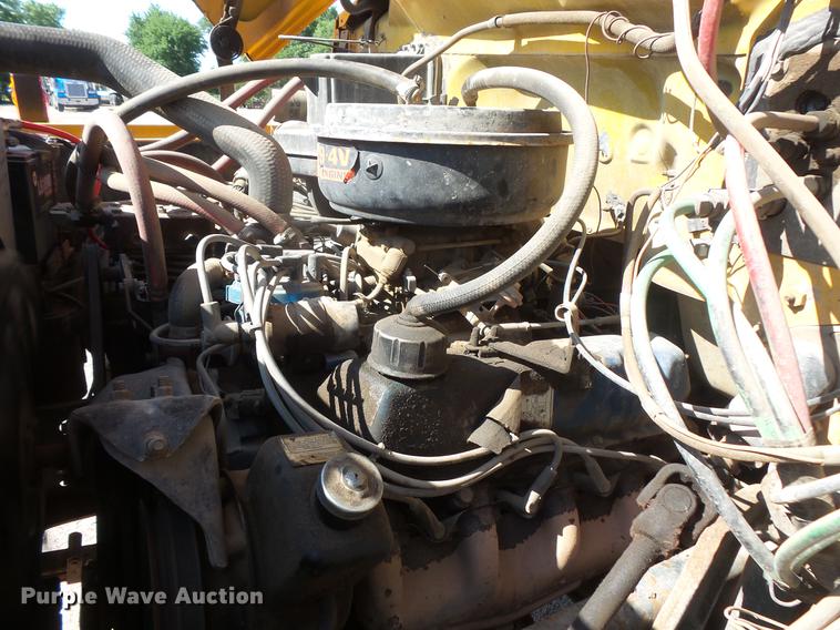 image for item EV9006 1981 Ford F700 dump truck