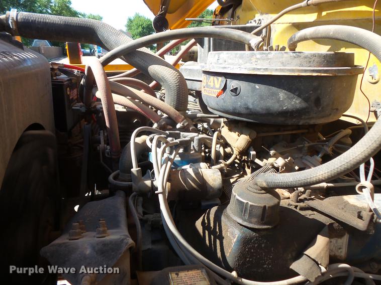 image for item EV9006 1981 Ford F700 dump truck