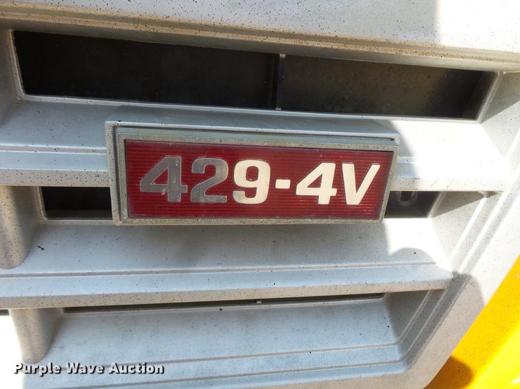 image for item EV9006 1981 Ford F700 dump truck