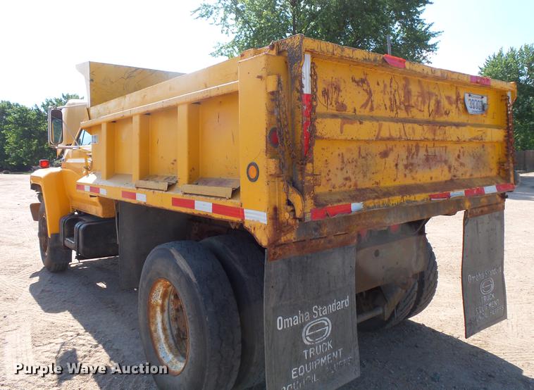image for item EV9006 1981 Ford F700 dump truck