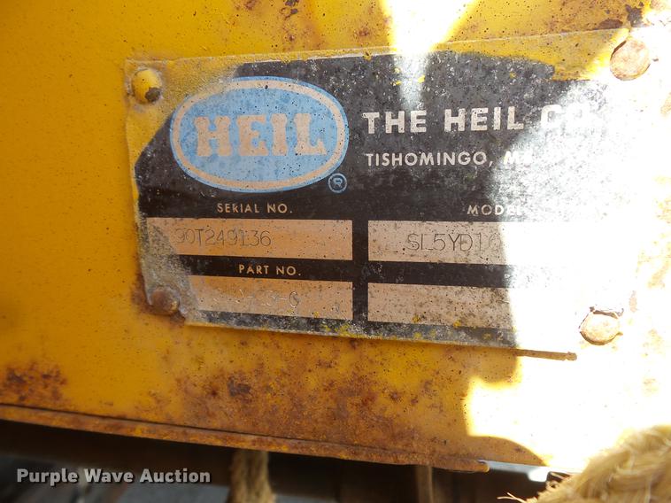 image for item EV9006 1981 Ford F700 dump truck