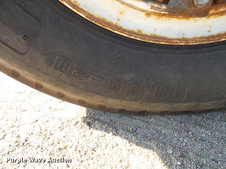 image for item EV9006 1981 Ford F700 dump truck