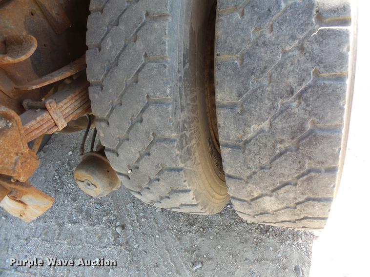 image for item EV9006 1981 Ford F700 dump truck