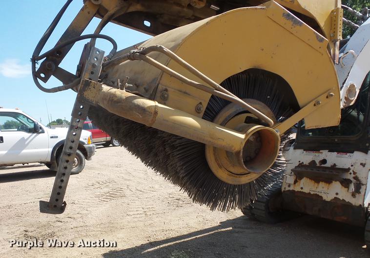 image for item EV9007 Skid steer broom