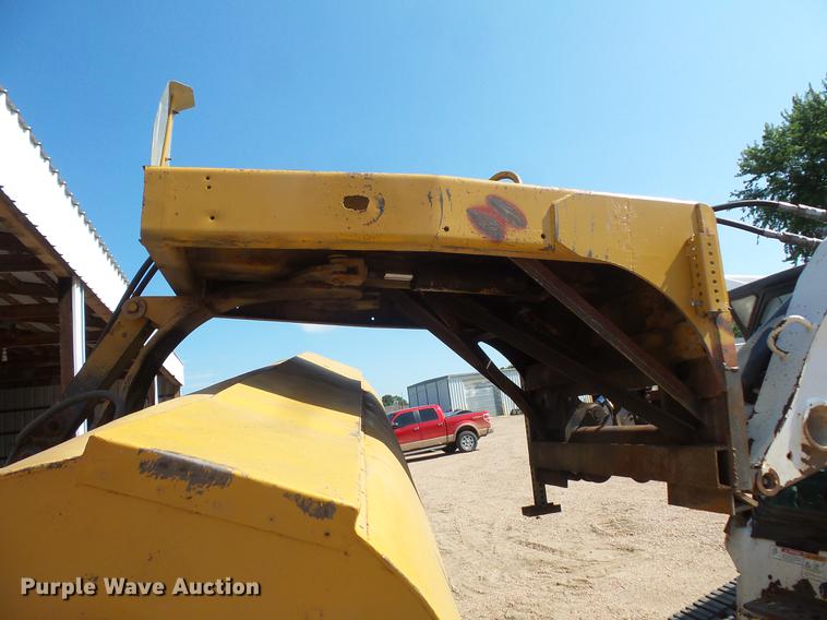 image for item EV9007 Skid steer broom