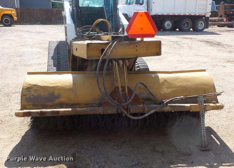 image for item EV9007 Skid steer broom