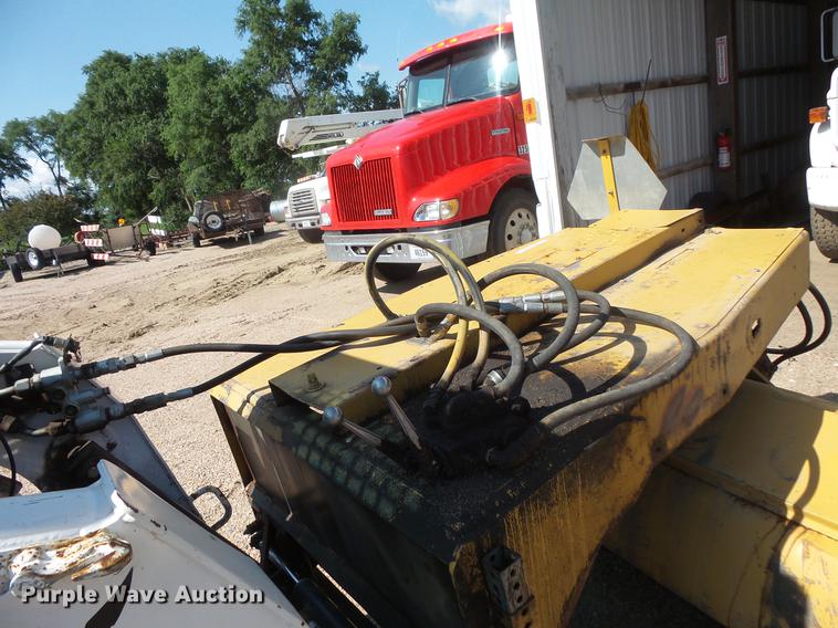 image for item EV9007 Skid steer broom