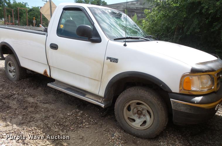 image for item EV9015 2002 Ford F150 pickup truck