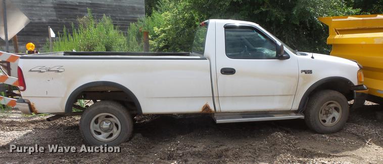 image for item EV9015 2002 Ford F150 pickup truck