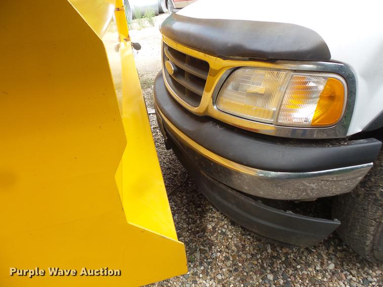 image for item EV9015 2002 Ford F150 pickup truck