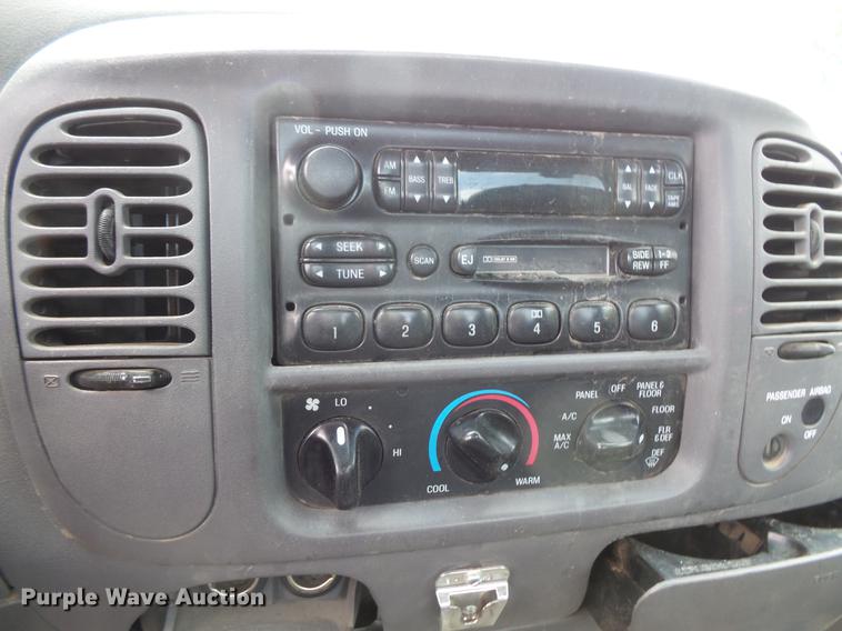 image for item EV9015 2002 Ford F150 pickup truck