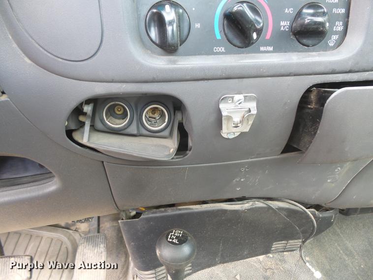 image for item EV9015 2002 Ford F150 pickup truck