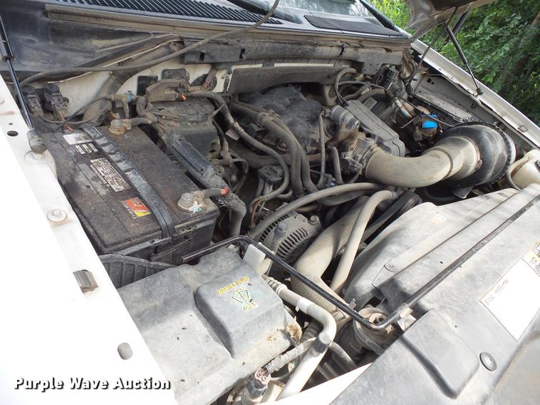 image for item EV9015 2002 Ford F150 pickup truck