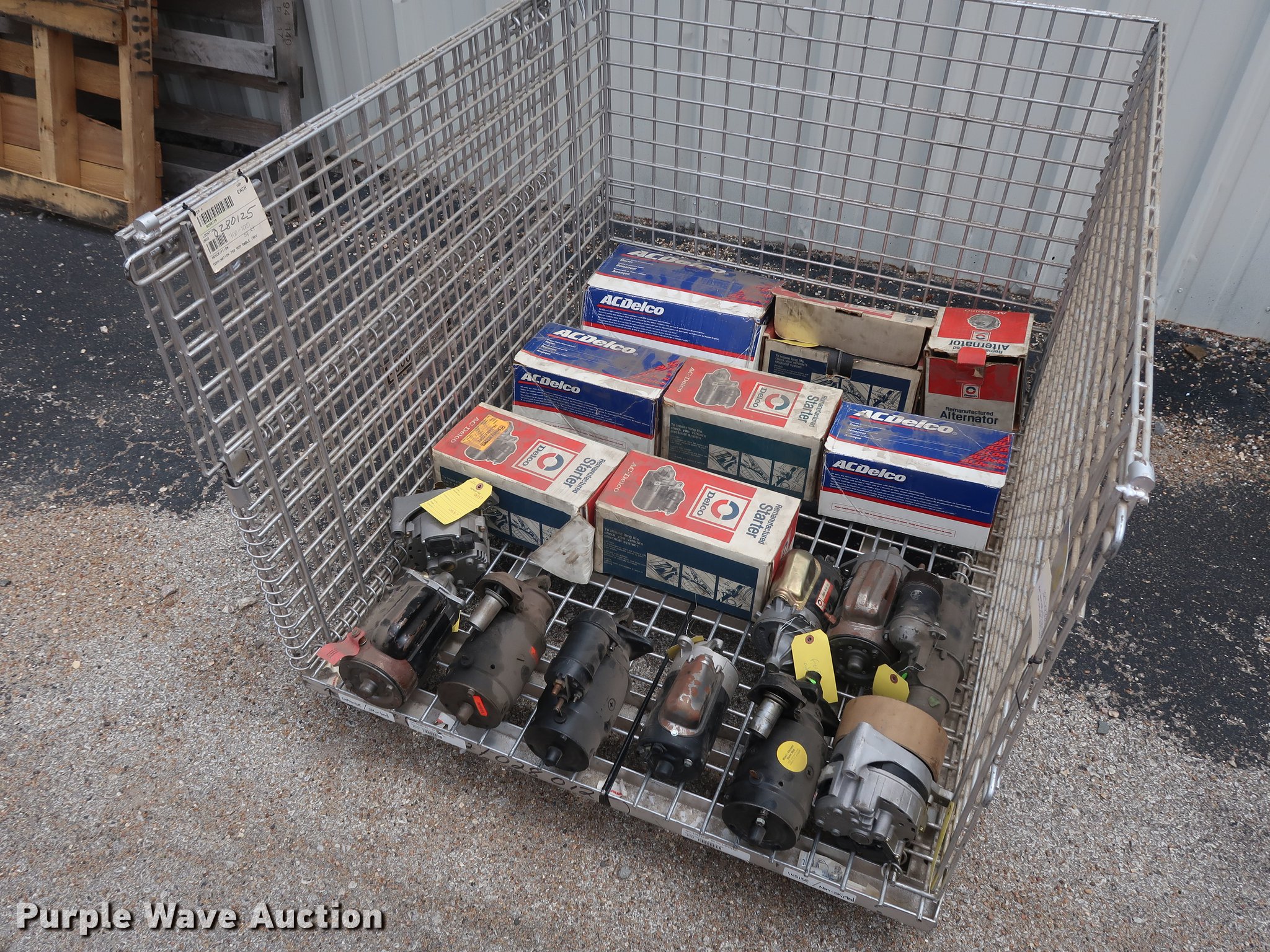 Tools in Kansas City, KS Item DF2283 sold Purple Wave