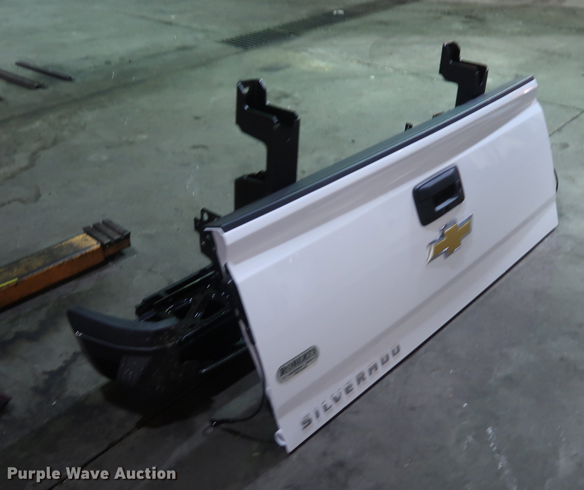 Chevrolet truck parts in Kansas City, KS Item DF2300 sold Purple Wave