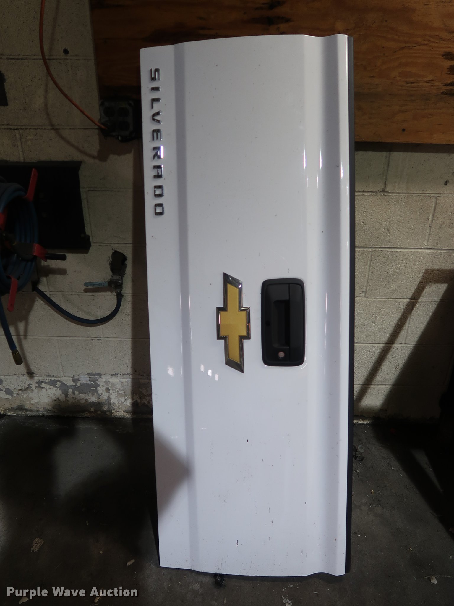 Chevrolet truck parts in Kansas City, KS Item DF2300 sold Purple Wave